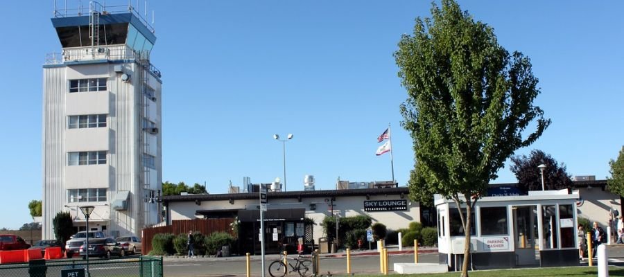 Charles M. Schulz–Sonoma County Airport