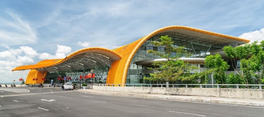 Lien Khuong Airport