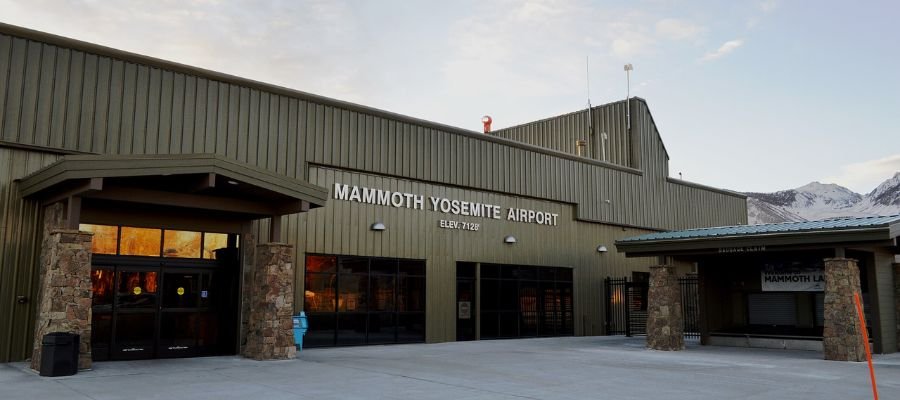 Mammoth Yosemite Airport